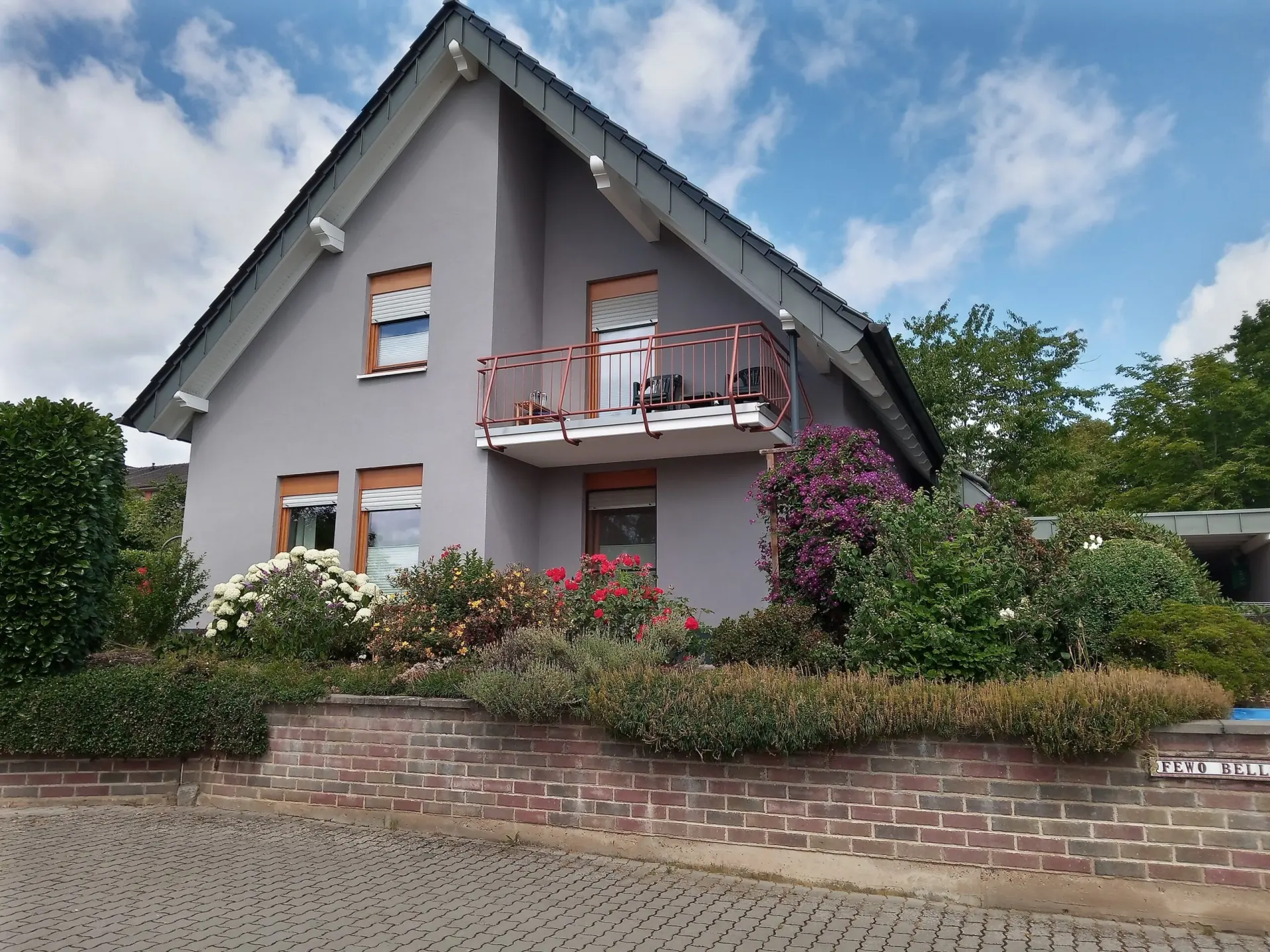 Ferienwohnung Bell mit Garten und Balkon